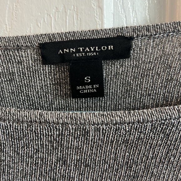 Ann Taylor Silver tunic - Picture 3 of 3